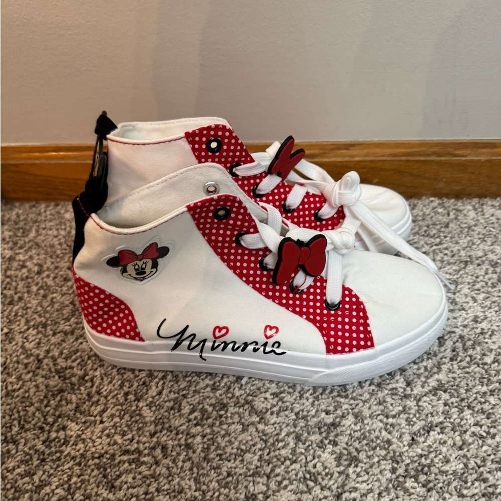 NWT Ground Up Minnie Mouse High Top Sneakers Size 5